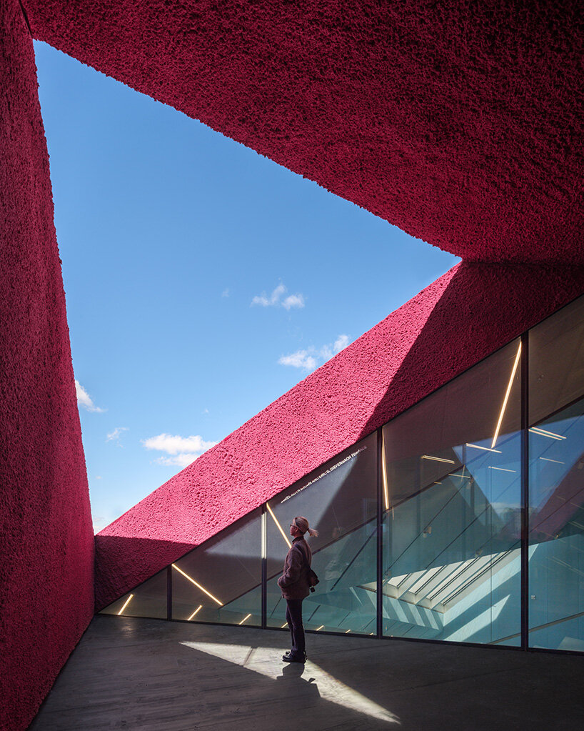 Два здания, одна идея: OMA завершила расширение New Museum в Нью-Йорке