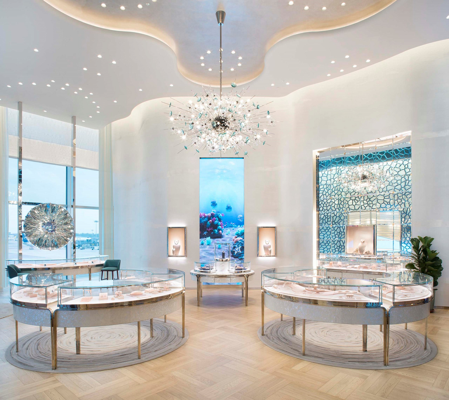 В аэропорту Чанги (Сингапур) открылся новый магазин Tiffany & Co. С экологичным фасадом, спроектированным MVRDV