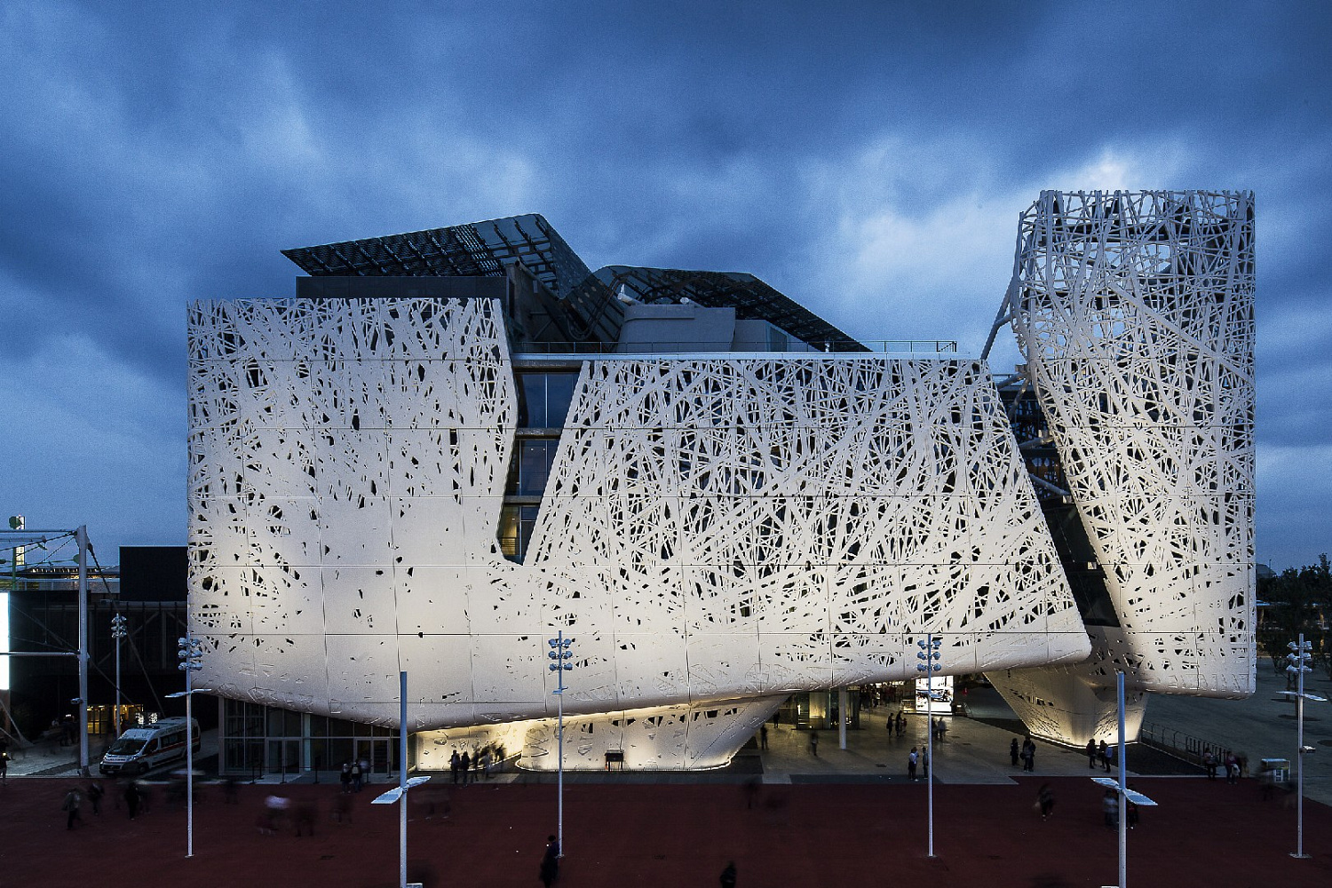 Итальянский павильон Palazzo Italia