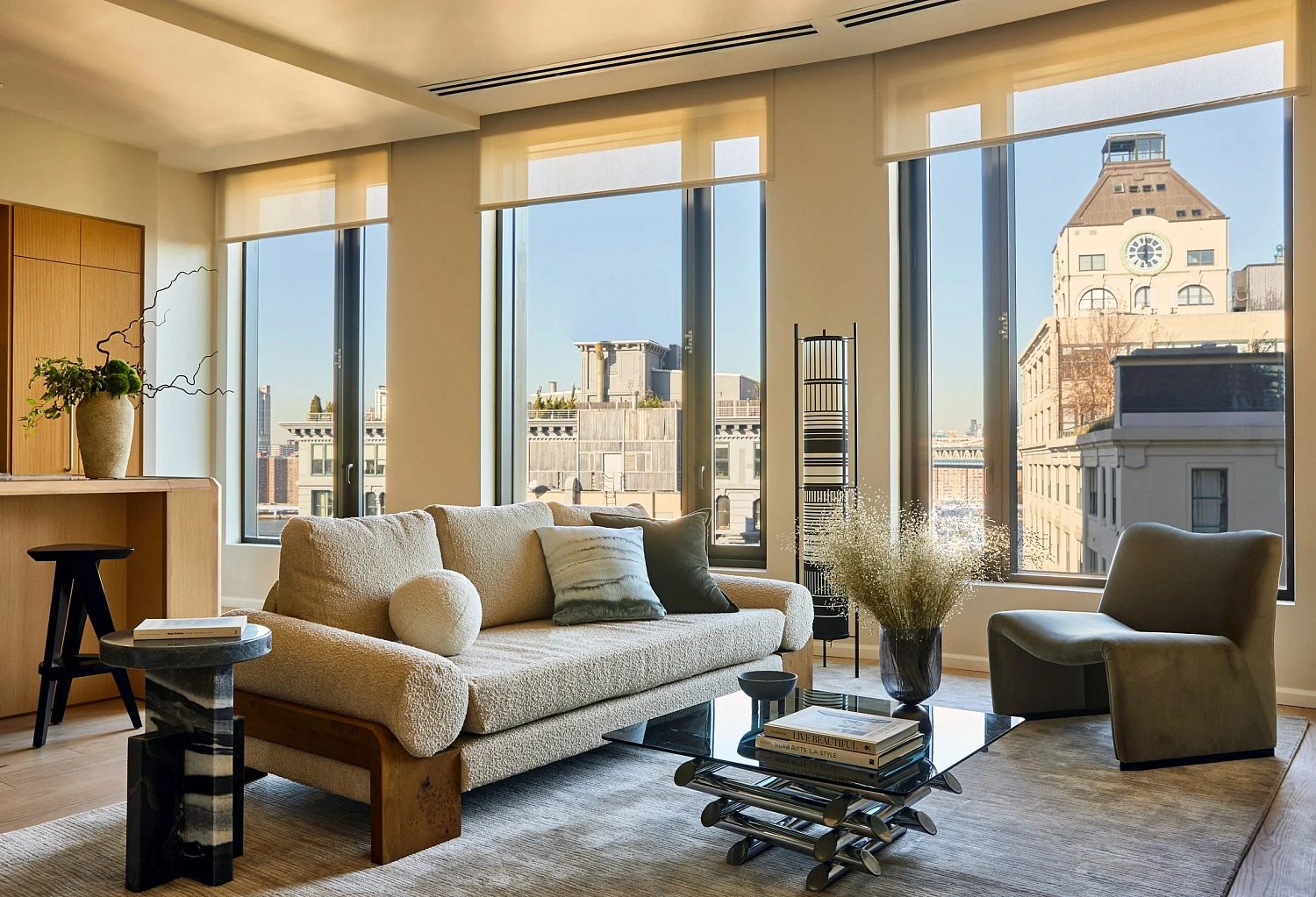 Hill West Architects завершила строительство небоскрёба в Дамбо, похожего на парус