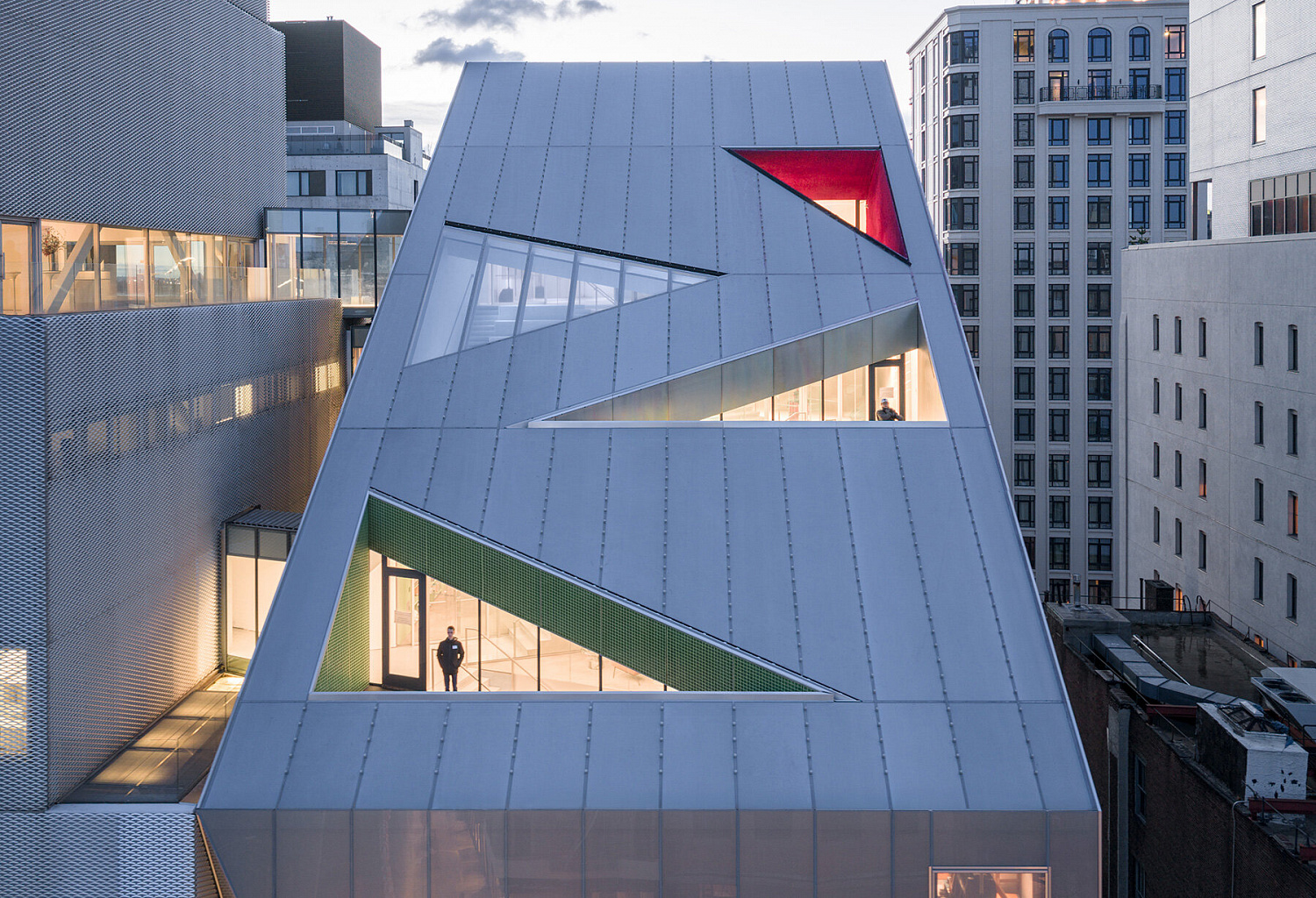 Два здания, одна идея: OMA завершила расширение New Museum в Нью-Йорке
